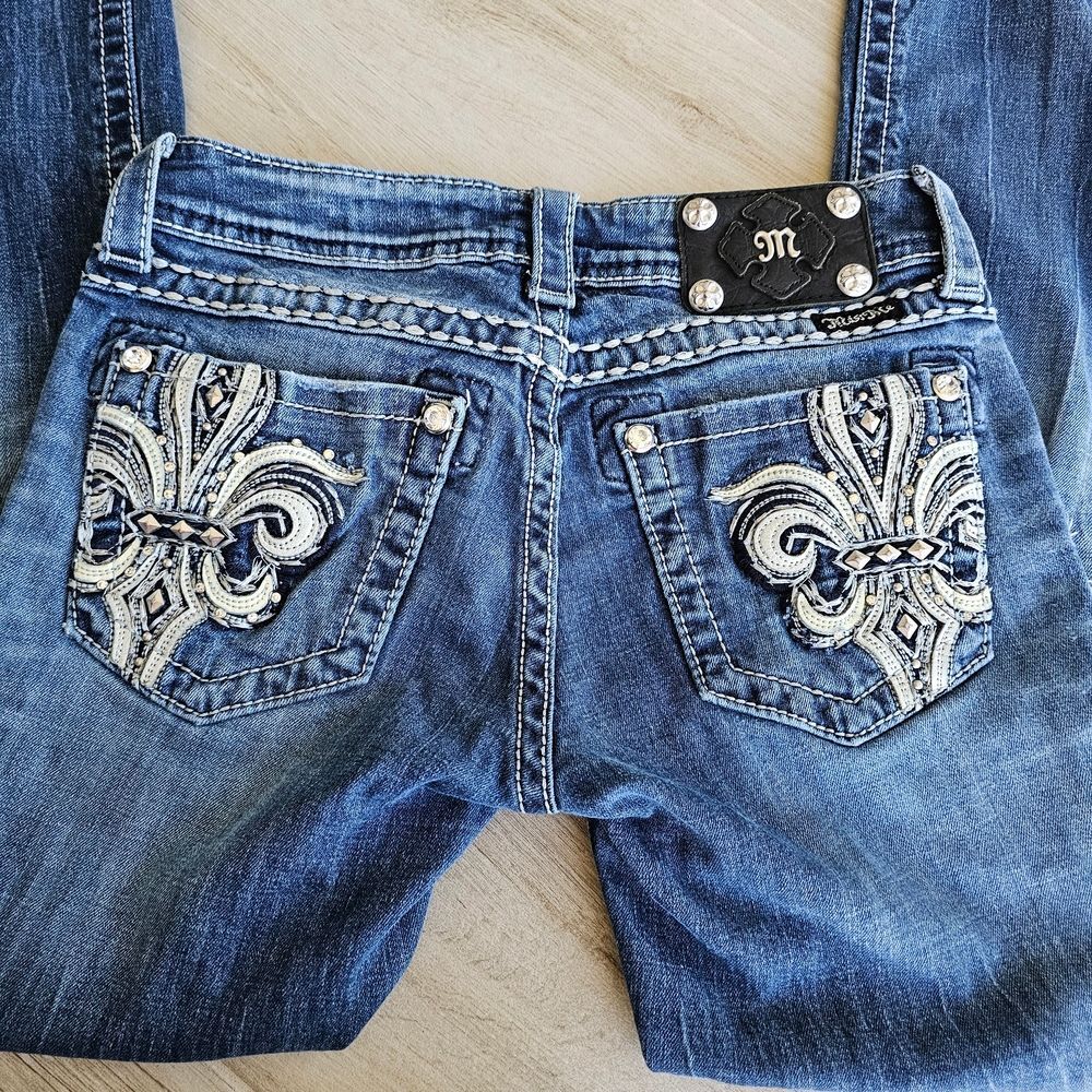 Miss Me Blue Boot Cut Jeans with Embellished Pockets Size 27 X 28 - EUC